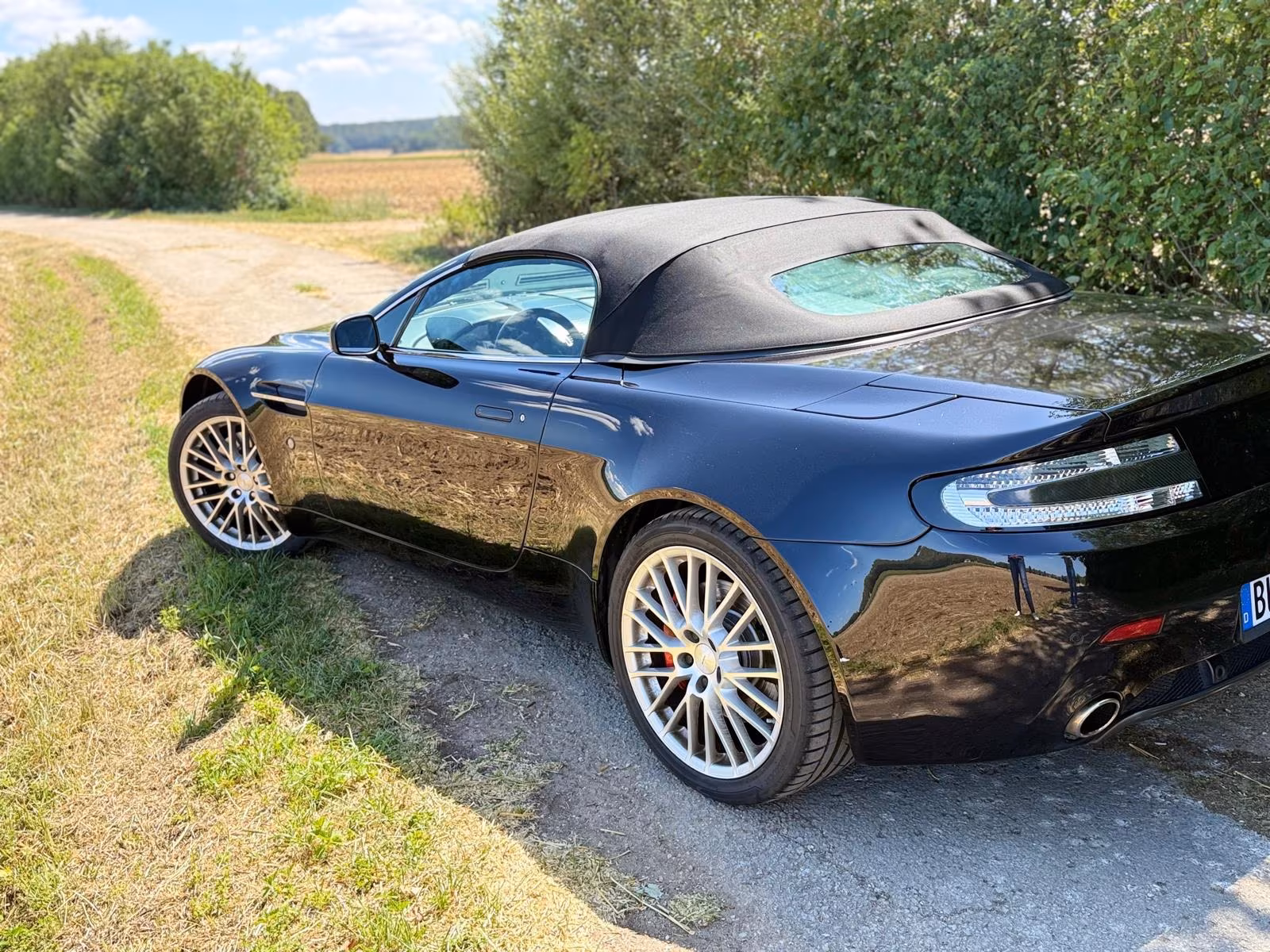 Aston Martin V8 Vantage - Imagen 4