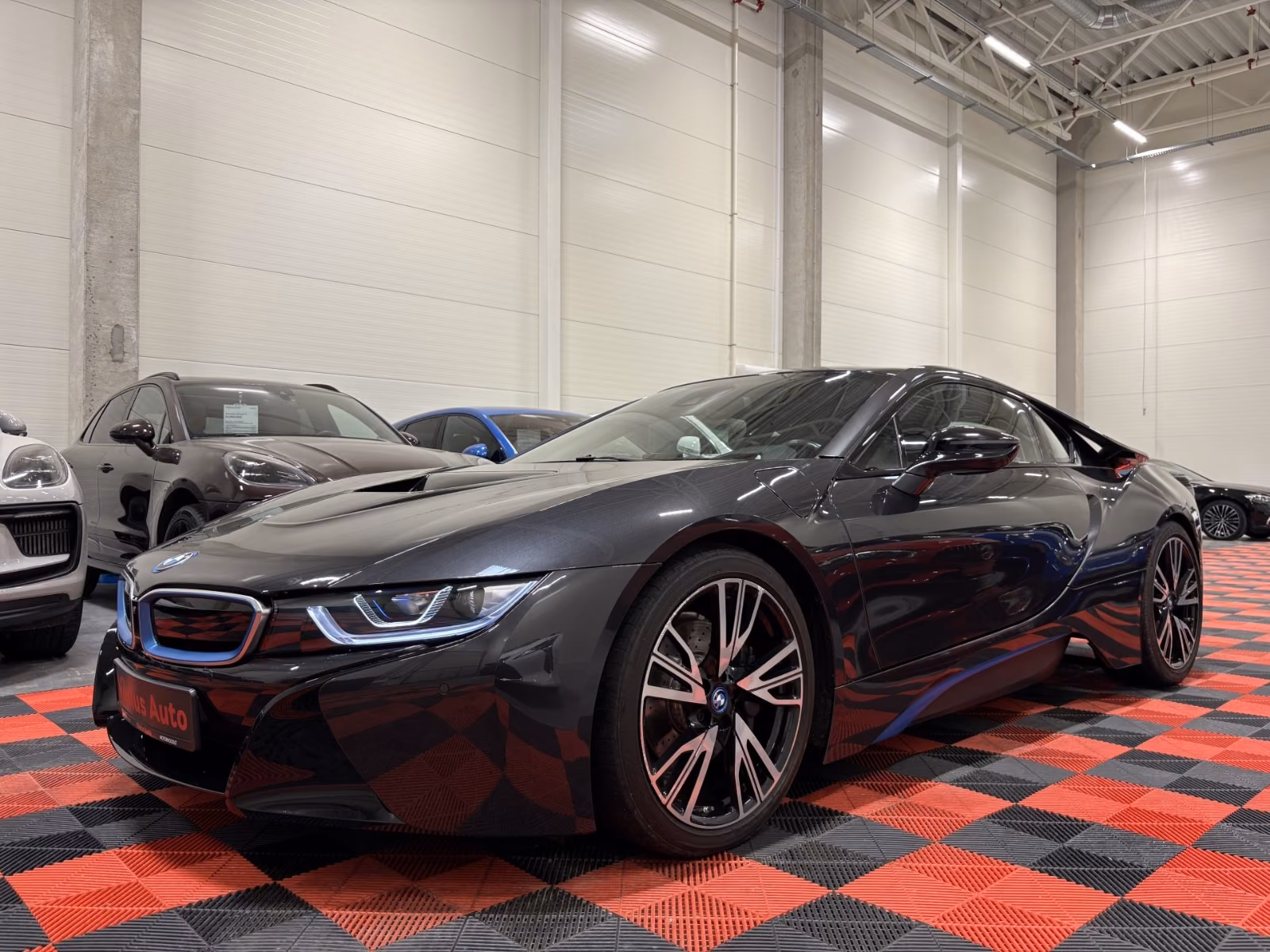 BMW i8