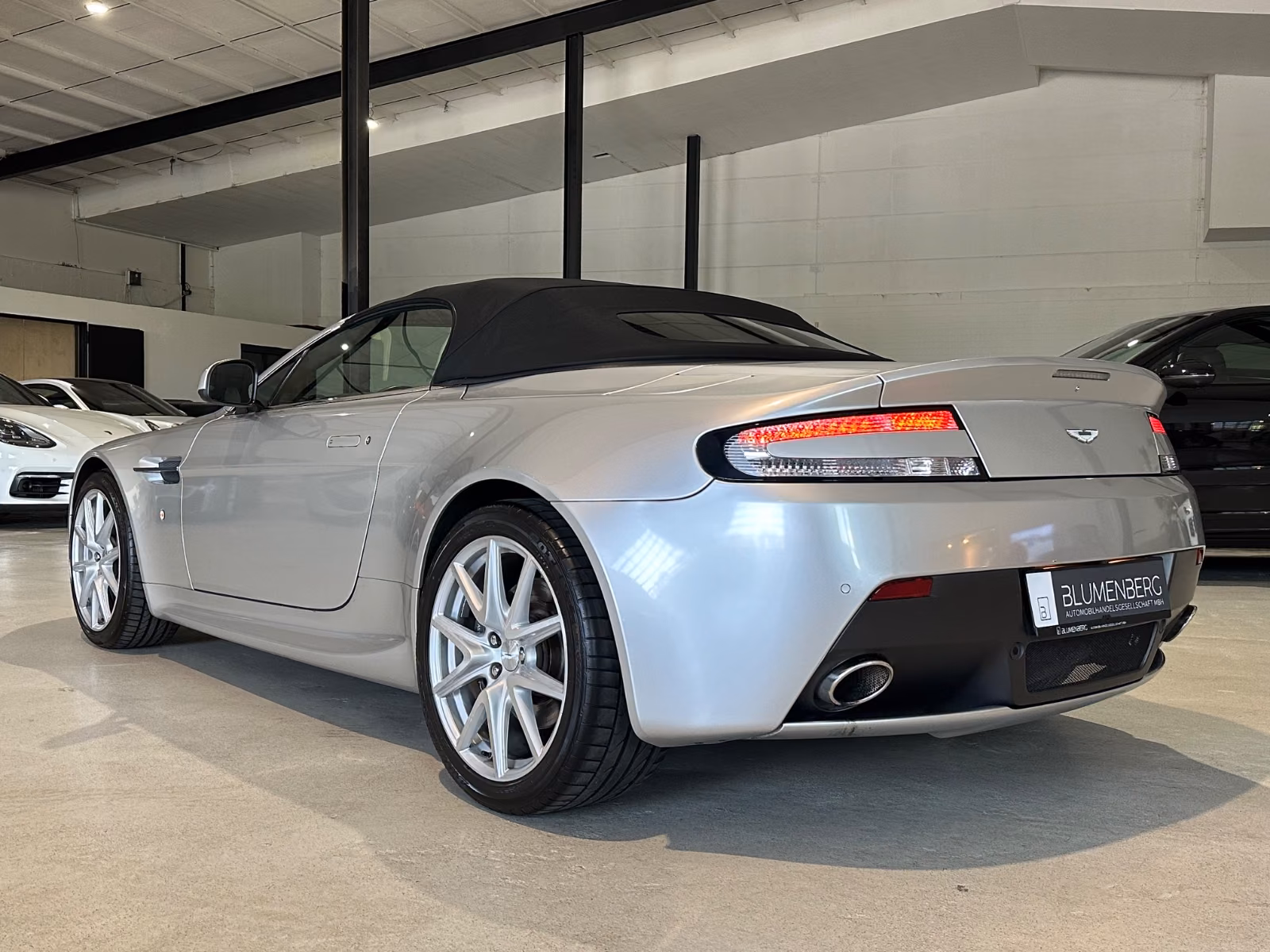 Aston Martin V8 Vantage - Imagen 3