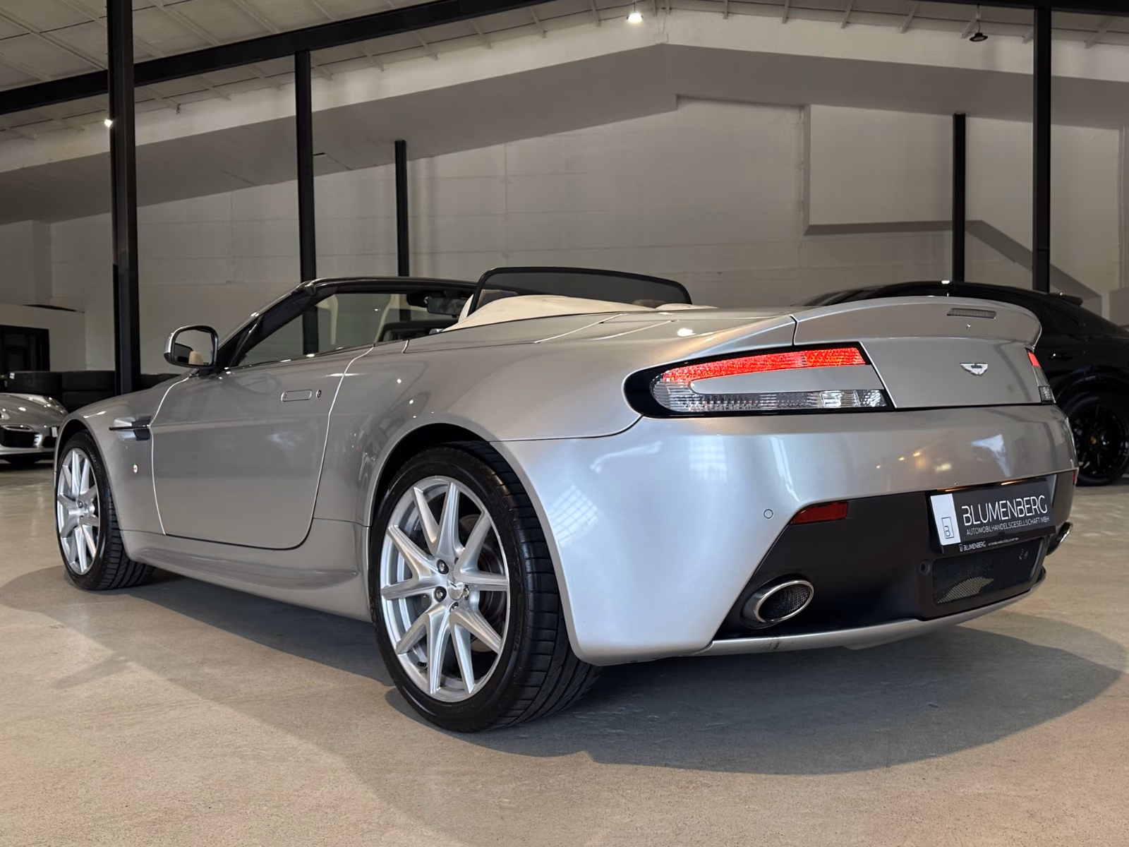 Aston Martin V8 Vantage - Imagen 5